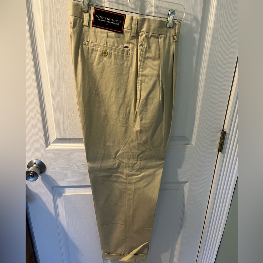 Tommy Hilfiger Men's Khaki Chinos